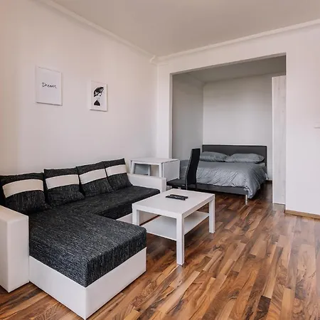 Cozy In Ruzinov Pozsony